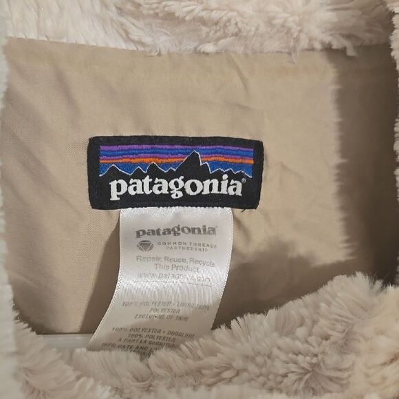 Patagonia Women's Cream Fleece Jacket - Picture 2 of 5